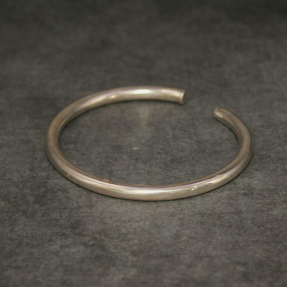 HOLLOW SILVER CUFF BRACELET ‘’BR043SS’’