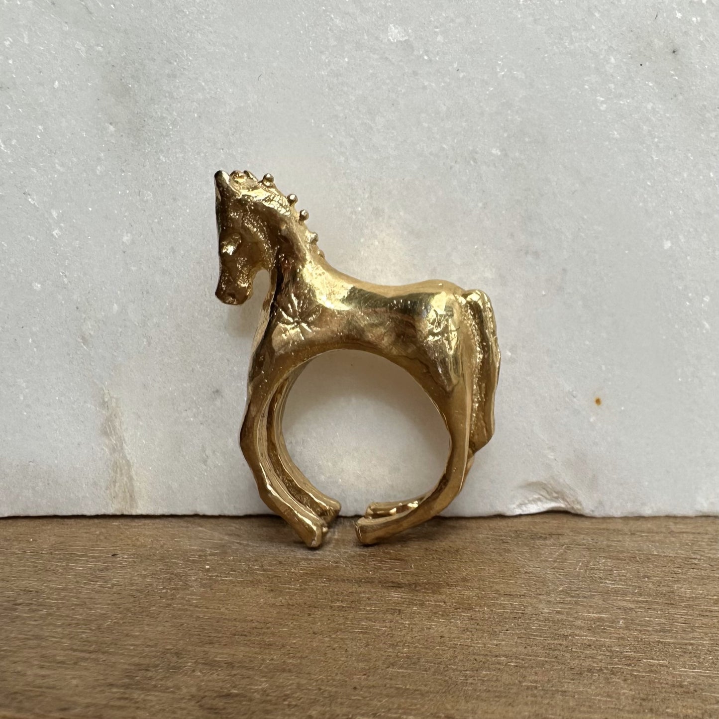 GOLD HORSE RING ‘’R200GP’’