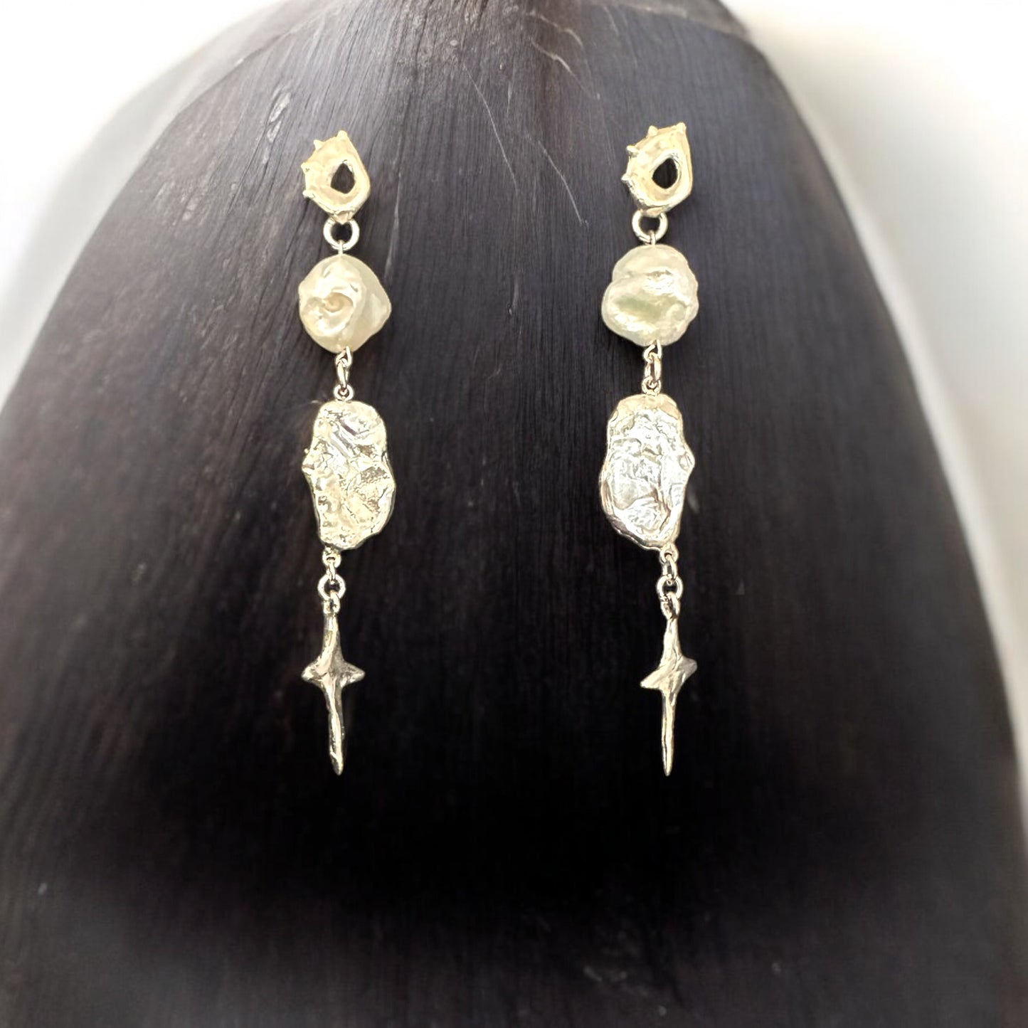 SILVER PEARL EARRINGS ‘’E557SS’’